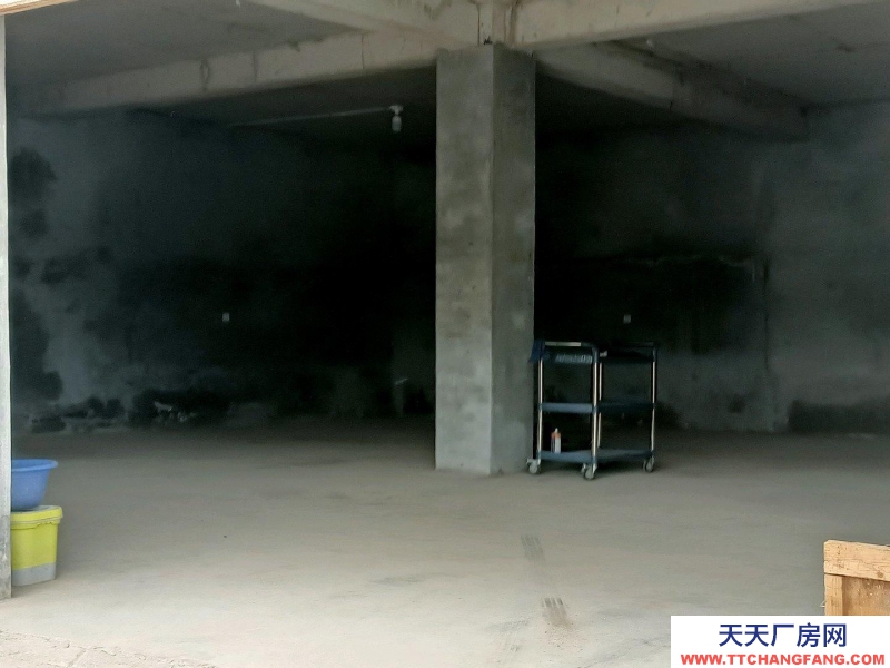 濟(jì)南長清濕地公園南門附近，交通方便，水電齊全，