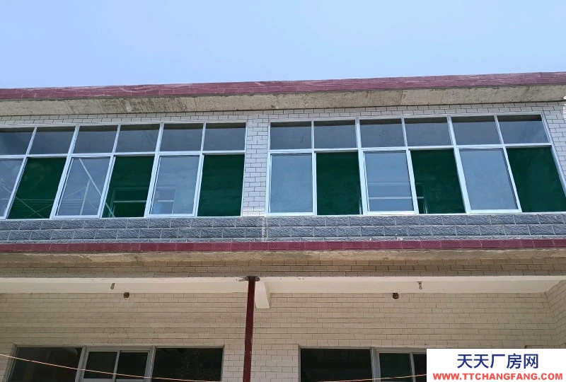 濟南長清 出租倉庫或住房，大車進出方便。適合辦公、培訓多行業。