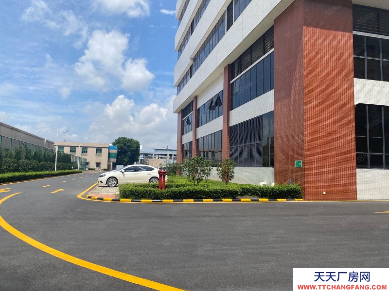 (出租) 急租廣州天河黃村全新創(chuàng)意園重工業(yè)廠房300平起租