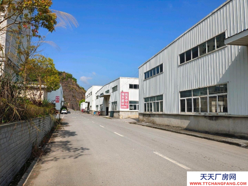 重慶黔江 工業廠房帶行車，層高12米