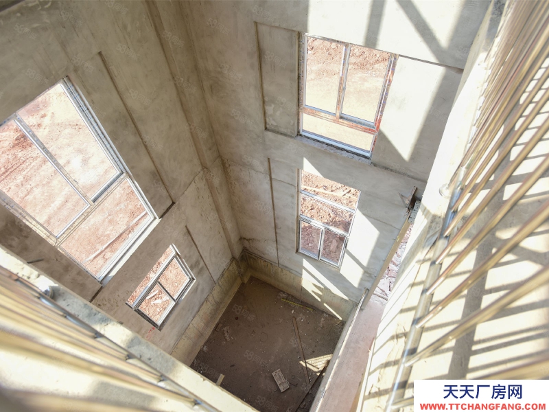 (出售)重慶合川 標準食品廠房出售，送超大院子屋頂超大