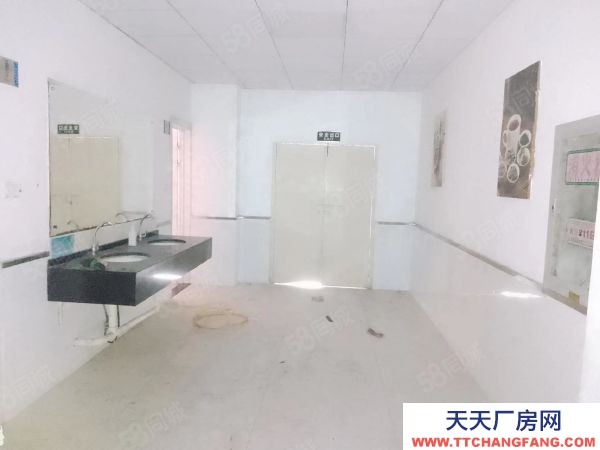 南京市鼓樓區(qū)中央路倉庫出租，面積800平，車子好進(jìn)出