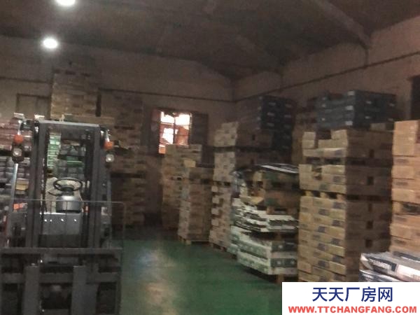 南京市鼓樓區倉庫方正4米多高度有意者可以聯系我