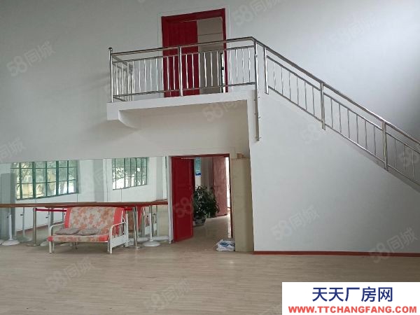 南京市秦淮區(qū)大行宮純一樓層高6.5米大車可以進出行業(yè)不限隨時看房