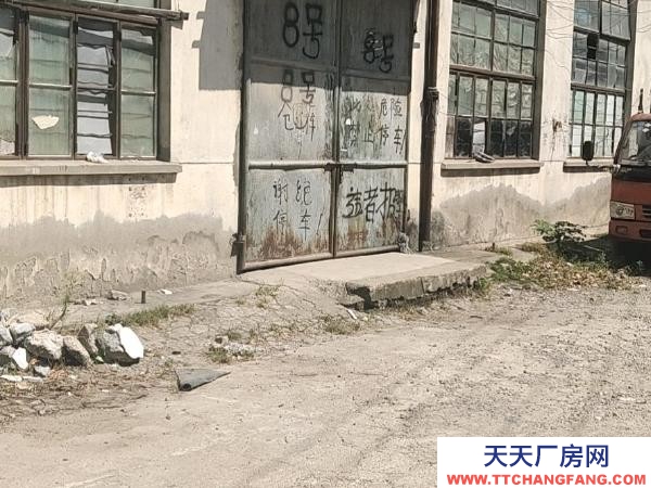 南京市雨花臺區(qū) 安德門地鐵站附近交通便利有公交車站