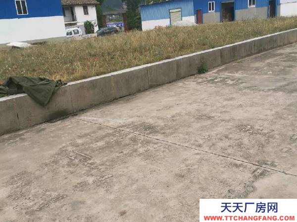 (出租) 交通方便，可以進出掛車，建筑面積有3000平方