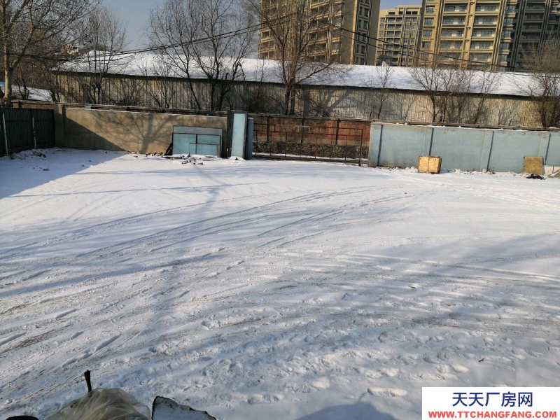 (出租) 千平封閉式大院出租。