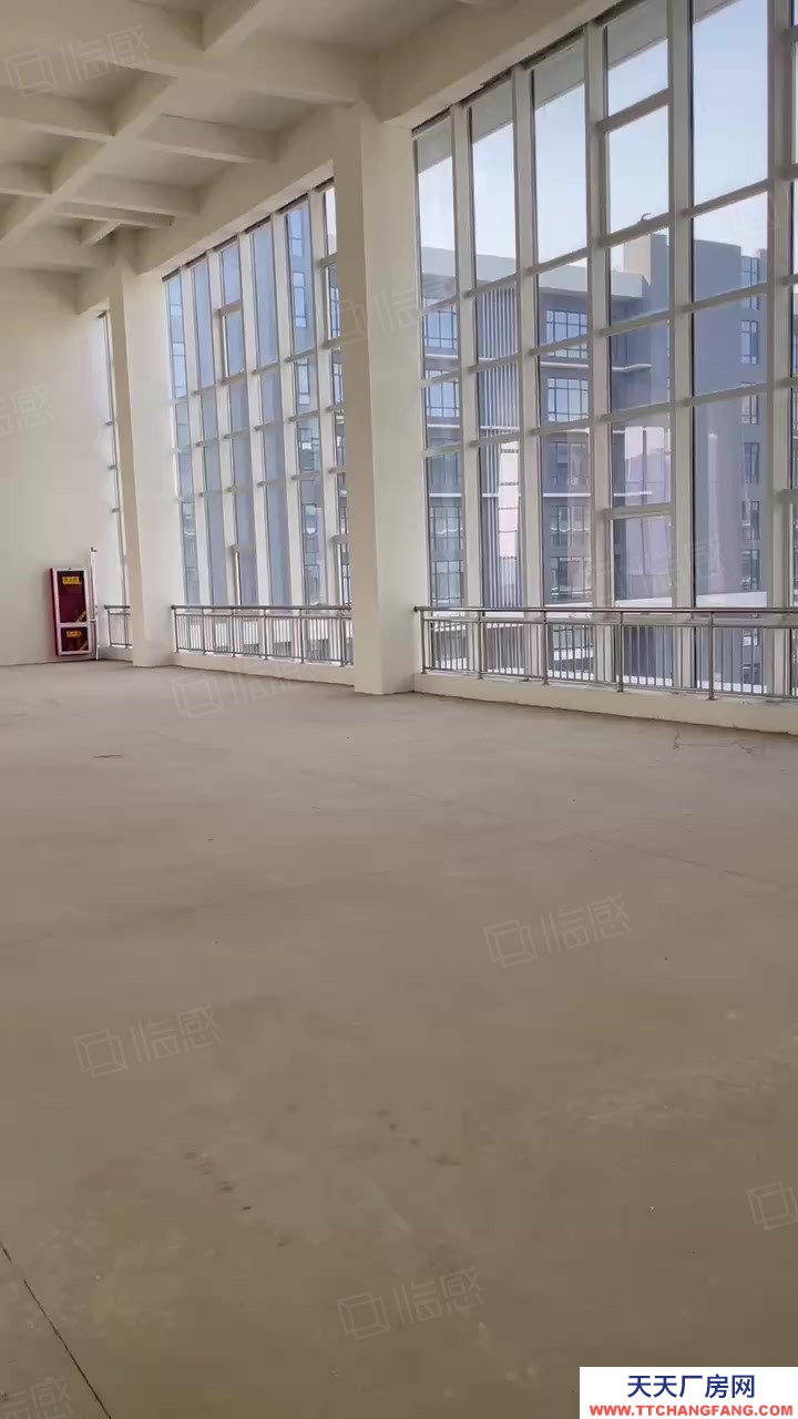 青島李滄準現房 2400平獨棟廠房 低總價 層高9米 可按揭