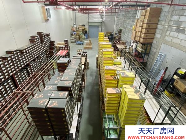 南京市建鄴區雙地鐵雙物流的電商園小倉庫