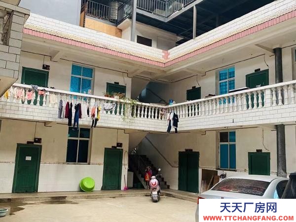 (出租) 空間超高，面積大，很實用地面已打混凝土