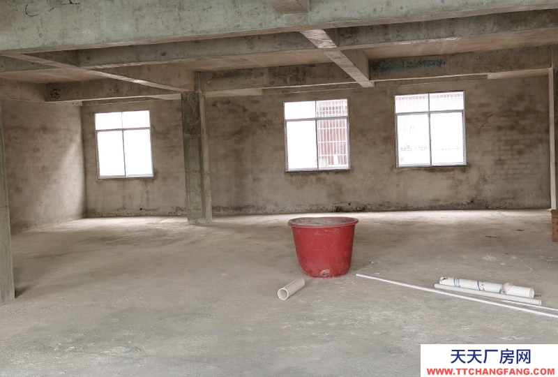 (出租) 3樓的整層空樓，交通便利，水電齊全，目前毛坯房