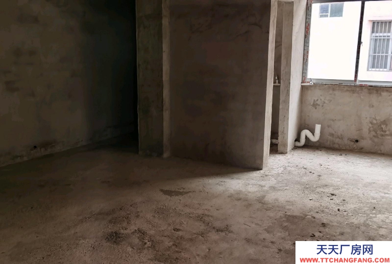 (出租) 3樓的整層空樓，交通便利，水電齊全，目前毛坯房