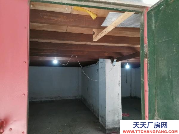 南京市玄武區珠江路倉庫出租位于長發大廈和珠江大廈中間