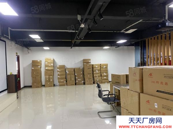 長沙市雨花區 300 500平廠房辦公樓低價出租