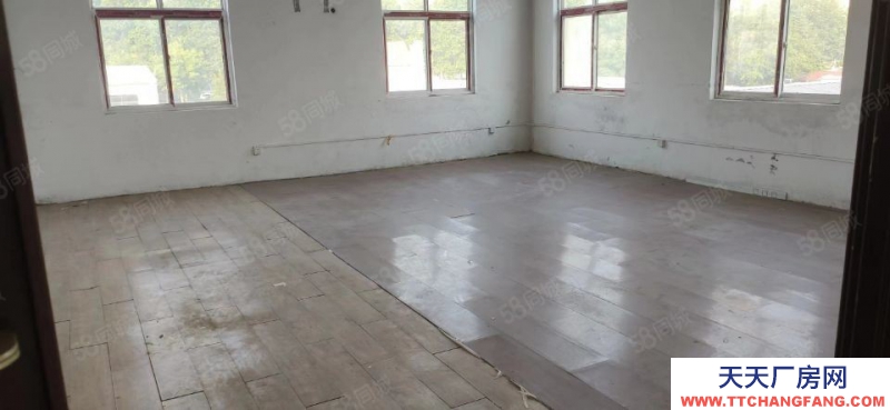 青島李滄區(qū)黑龍江路與唐山路150平倉庫出租