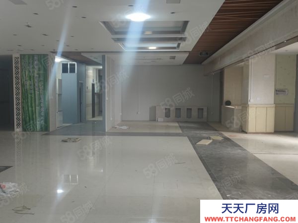 長沙市雨花區經開區一樓260平展示辦公電商一體交通便利