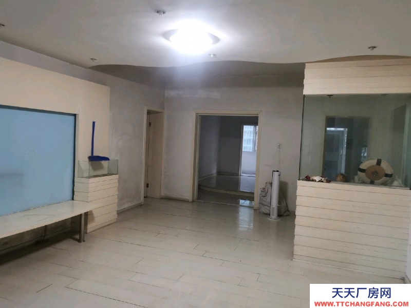 (出租) 西湖區二樓125平，另送100平露臺（獨用）