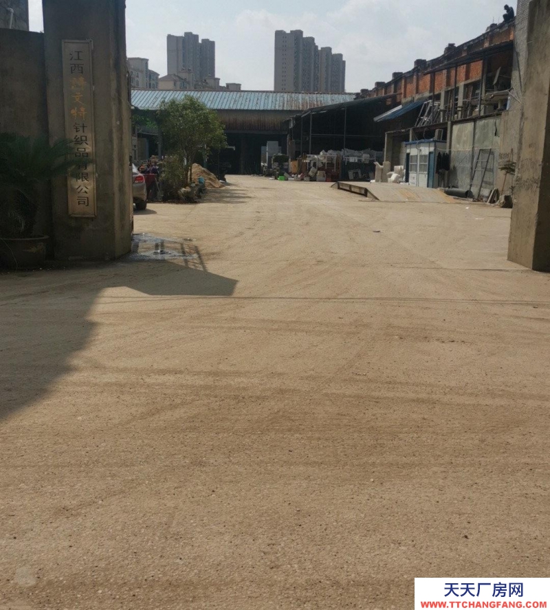 (出租) 南昌青云譜區(qū)廠房寬大，2臺五噸行吊，水電進(jìn)廠房，大型貸車直接進(jìn)入。