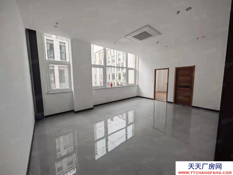 青島城陽夏莊廠房出租，二樓860平 精裝修 可生產辦公研發！