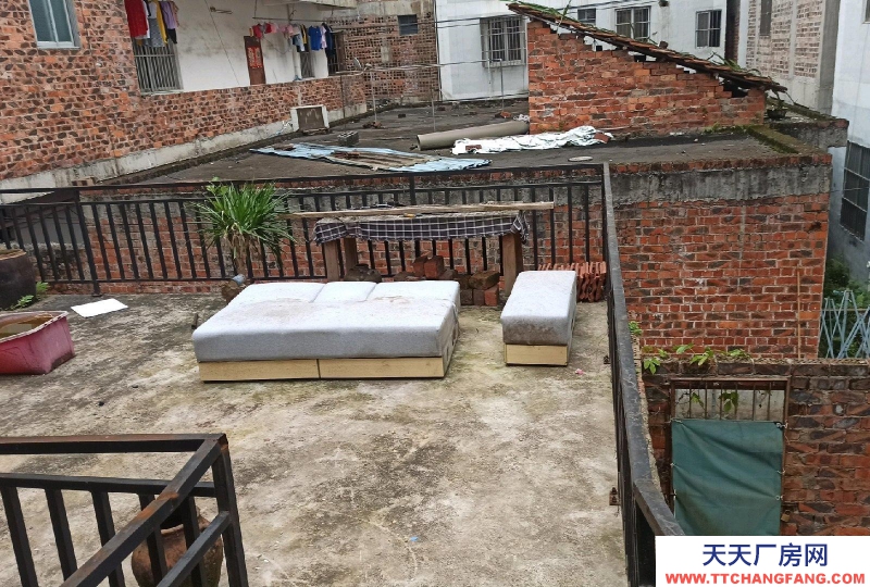 南寧市西鄉(xiāng)塘區(qū)(出租) 相思湖,占地200平,2層整棟2200元每月,可進(jìn)大車