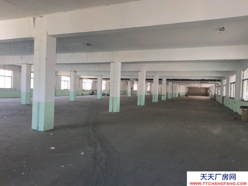 青島城陽 園區內多處庫房出租，可分割可整租，二樓超低價