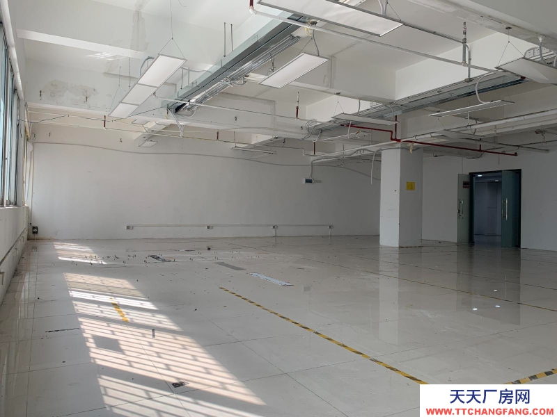(出租) 深圳福田業(yè)主直租車公廟天發(fā)大廈2B 1134.65平米 價格面議