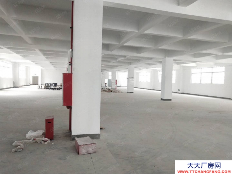 (出租) 深圳龍崗平湖白泥坑工業(yè)園一樓二樓1000平 低價廠房倉庫出租現(xiàn)成裝修