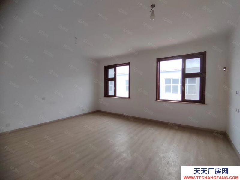 青島即墨即墨靠近城陽車間1100平高度8米，跨度18米