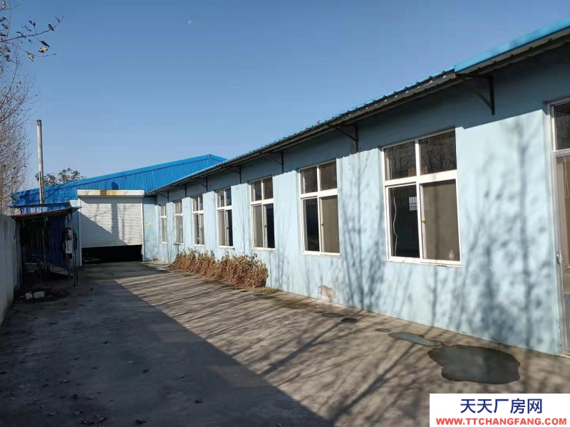 青島平度緊鄰公路，水電齊全，有工業電。