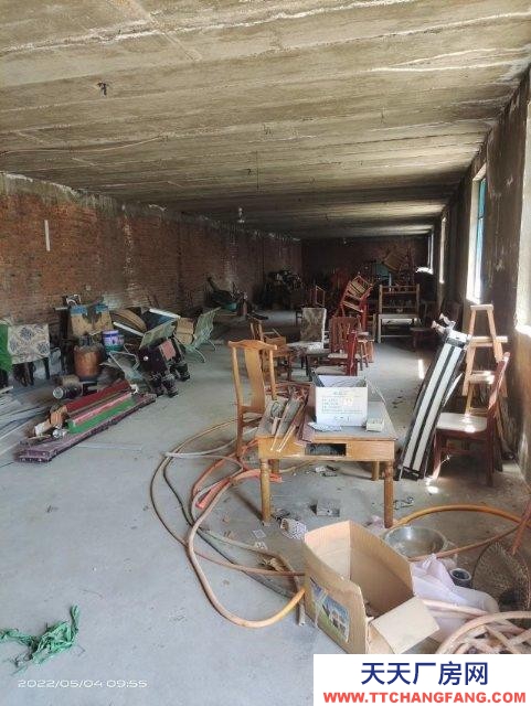 青島萊西交通便利，進出大車便利，倉庫可進出叉車。