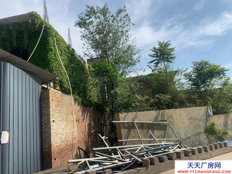 (出售) 緊挨108國道，起了兩層還有一層沒有封頂