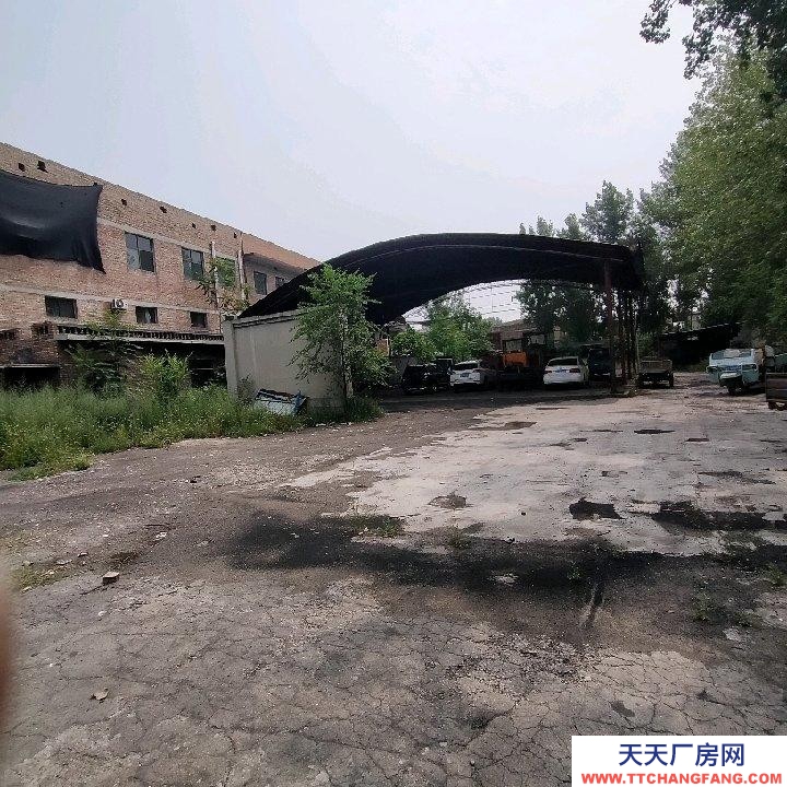 (出租) 可做停車場，地理位置優越