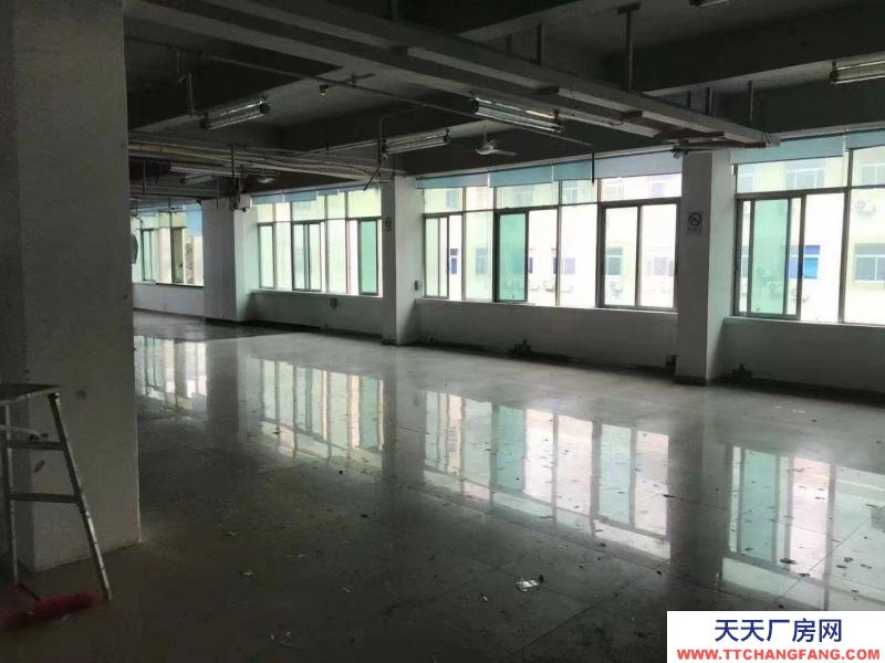 (出租) 深圳福田萬源大廈華強北商業街內，業主直招。