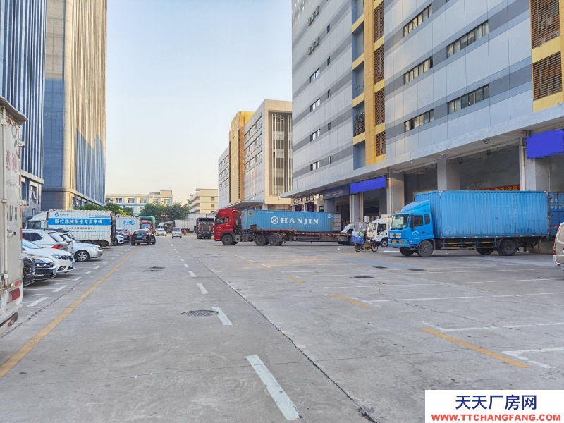 (出租) 深圳龍崗平湖1500平倉庫分租,可代管操作項(xiàng)目,裝卸配送一體