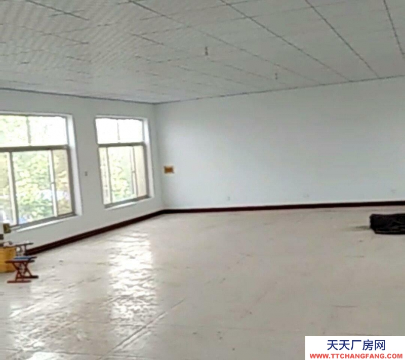 淄博高青離高速路口2公里，在省道邊，價格便宜