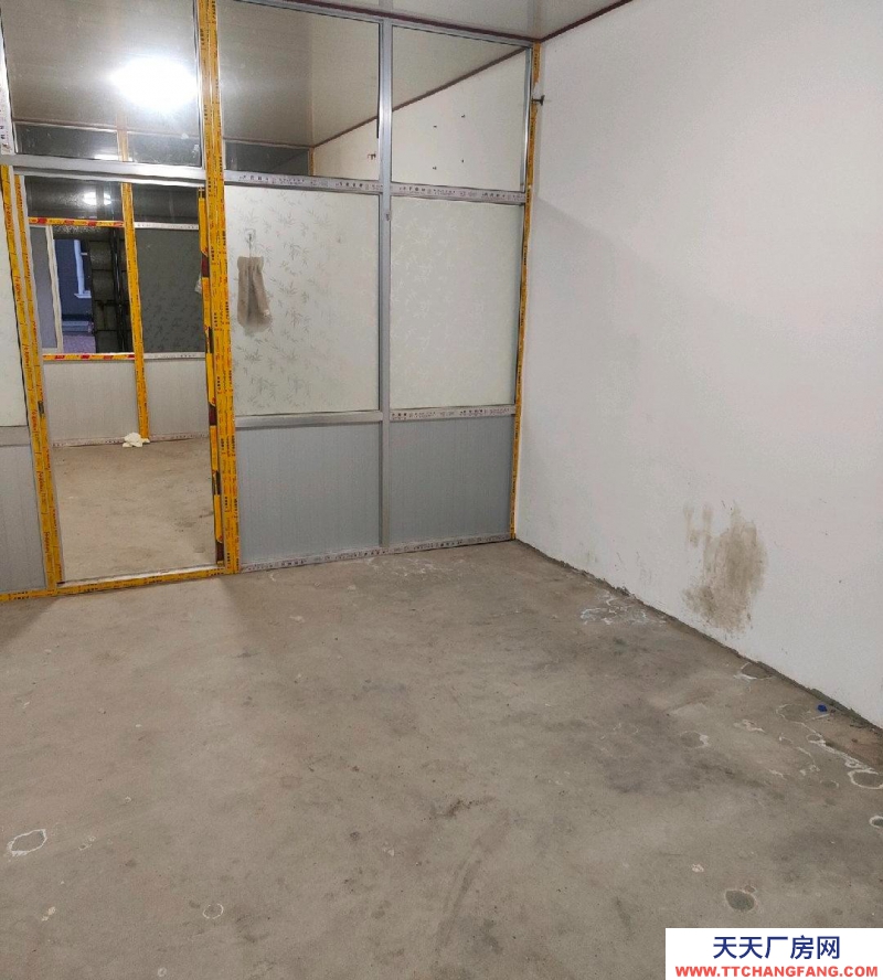 保定 高陽  庫房大概500平米左右，瓷磚地面，租金面議