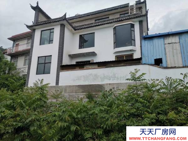 (出租) 三層房帶廠房，交通方便，適合加工，倉庫，小型工廠，快遞分揀。