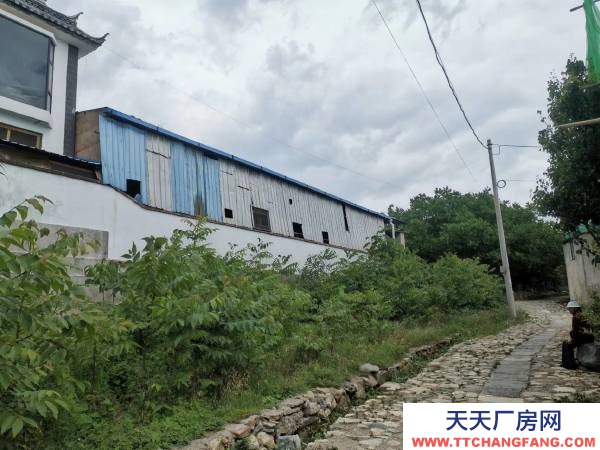 (出租) 三層房帶廠房，交通方便，適合加工，倉庫，小型工廠，快遞分揀。