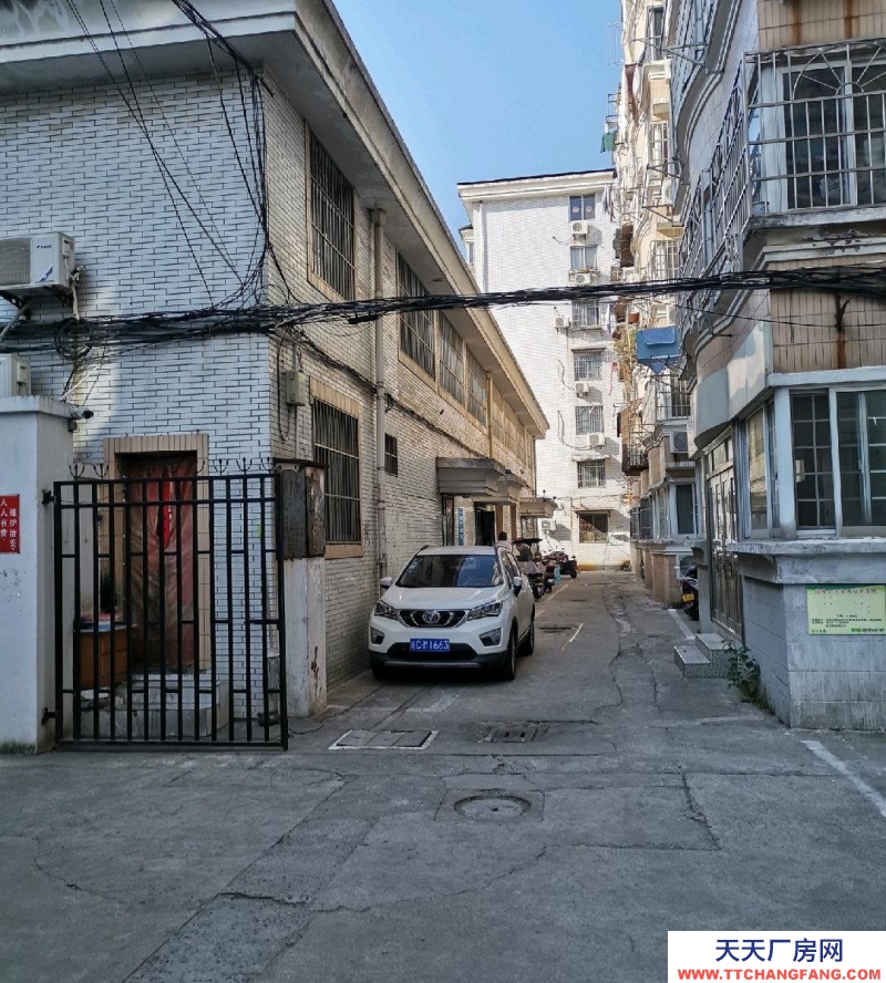 (出售)蚌埠龍子湖 這棟樓房為獨立二層樓房，可做公司寫字辦公，養老院，直播帶貨