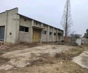 (出租) 襄陽南漳交通方便。門面四間，倉庫200平方。適合小型加工廠，維修廠等