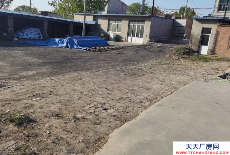 保定 容城 大院帶庫房位于容西附近，交通方便，可進大車