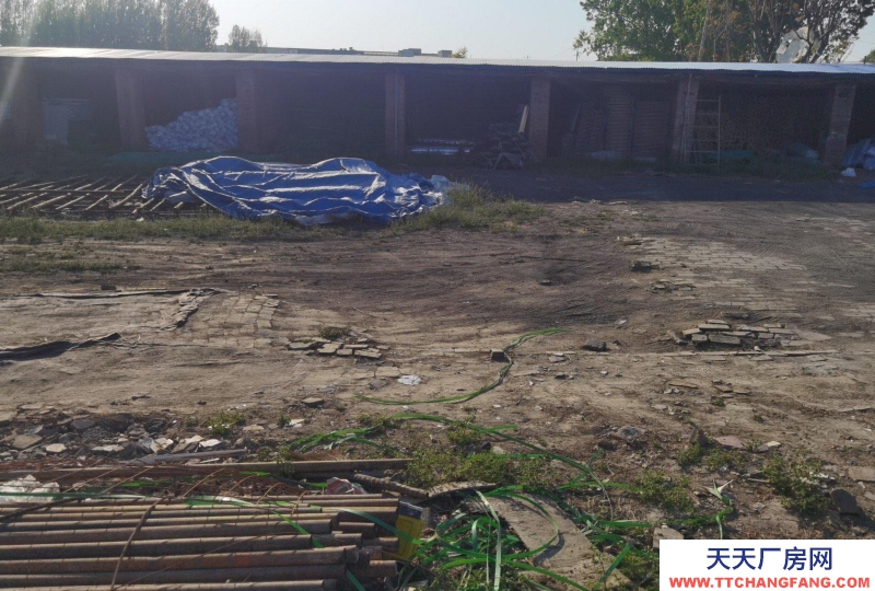 保定 容城 大院帶庫房位于容西附近，交通方便，可進大車