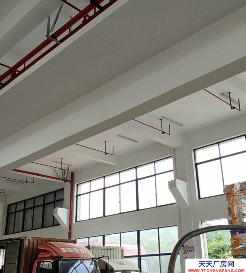 杭州臨安(出租) 倉庫院內大車進出方便，