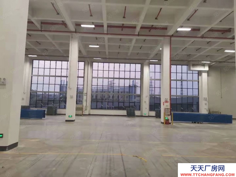 (出租) 東莞大嶺山鎮(zhèn)高速出口附近高標可雙邊卸貨物流倉庫20000平米招租