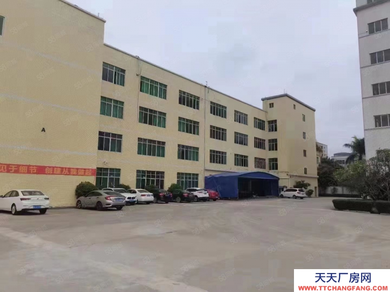 (出租) 廣州花都花山鎮(zhèn)三東大道附近工業(yè)園區(qū)廠房二樓1800平方出租，電梯3噸