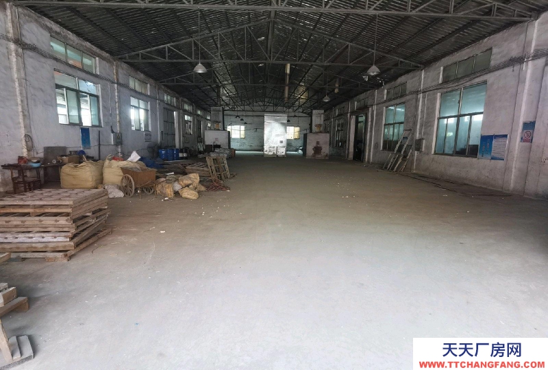 棗莊滕州學院西路倉庫出租，緊靠大路