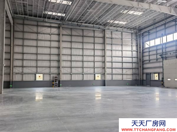 張家港120000平米雙邊丙二類倉庫出租可分租4000形象好