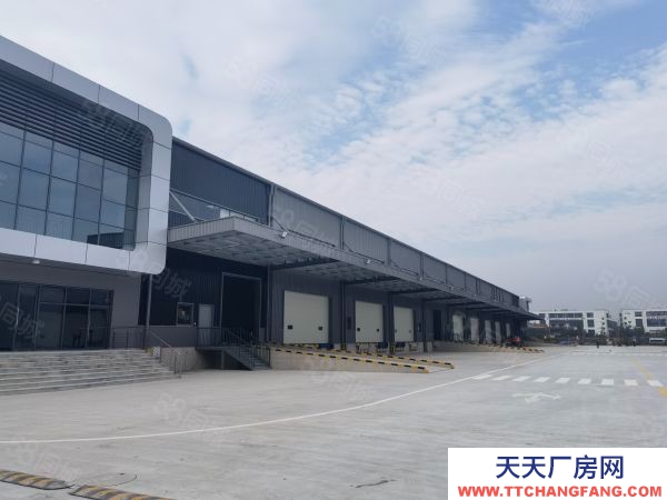 張家港120000平米雙邊丙二類倉庫出租可分租4000形象好