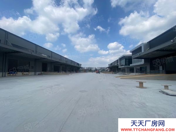 張家港120000平米雙邊丙二類倉庫出租可分租4000形象好