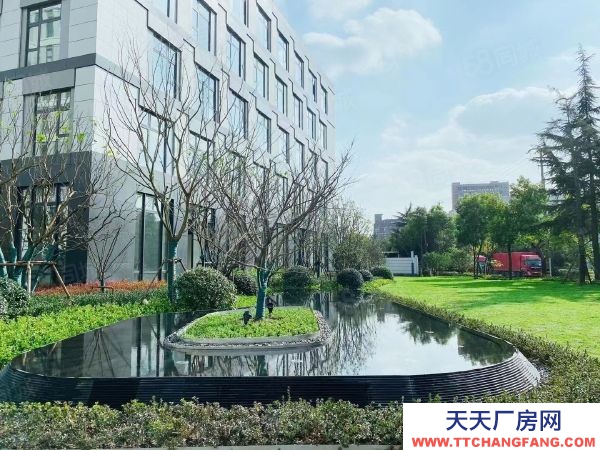 蘇州市常熟市園區全新廠房出售，底層層高7.8，50年產權，產證可分割